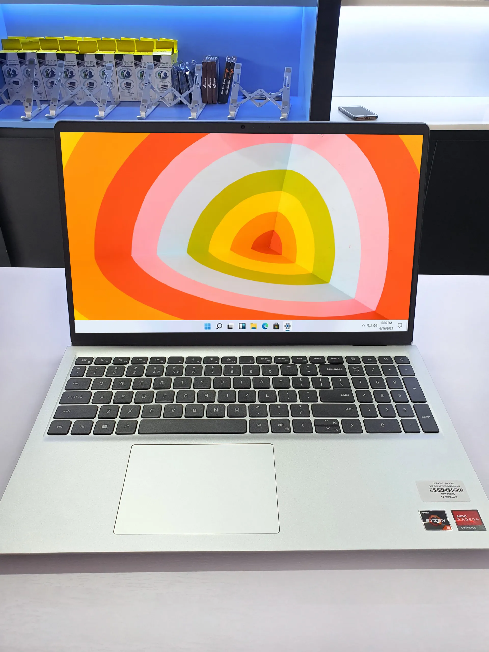 Giao diện Task Manager hiển thị các ứng dụng đang chạy nền trên Windows 10