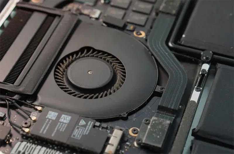 Giao diện BIOS/UEFI để thiết lập quạt tản nhiệt