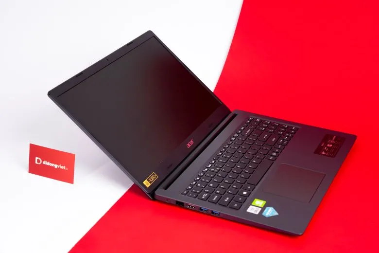 Kiểm tra ngoại hình và các cổng kết nối của laptop cũ