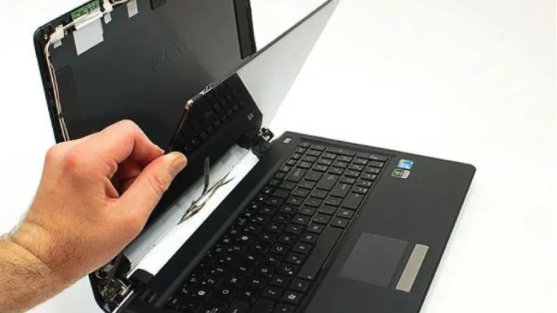 Mô tả chi tiết vị trí và tình trạng lỗi của cáp kết nối màn hình laptop