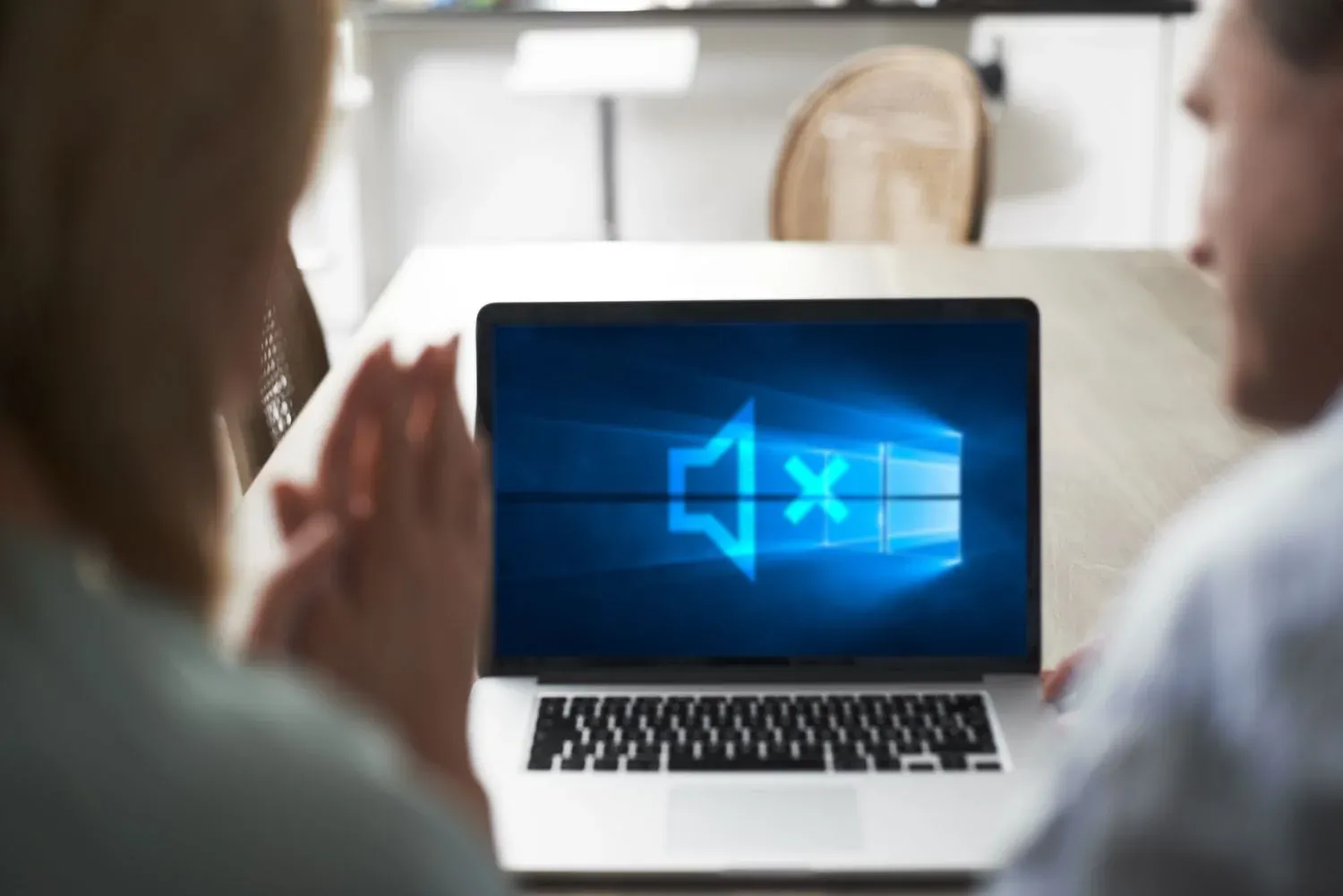 Laptop speakers not working on screen