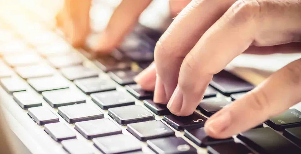 Cảnh báo và giải pháp cho lỗi bàn phím laptop bị khóa