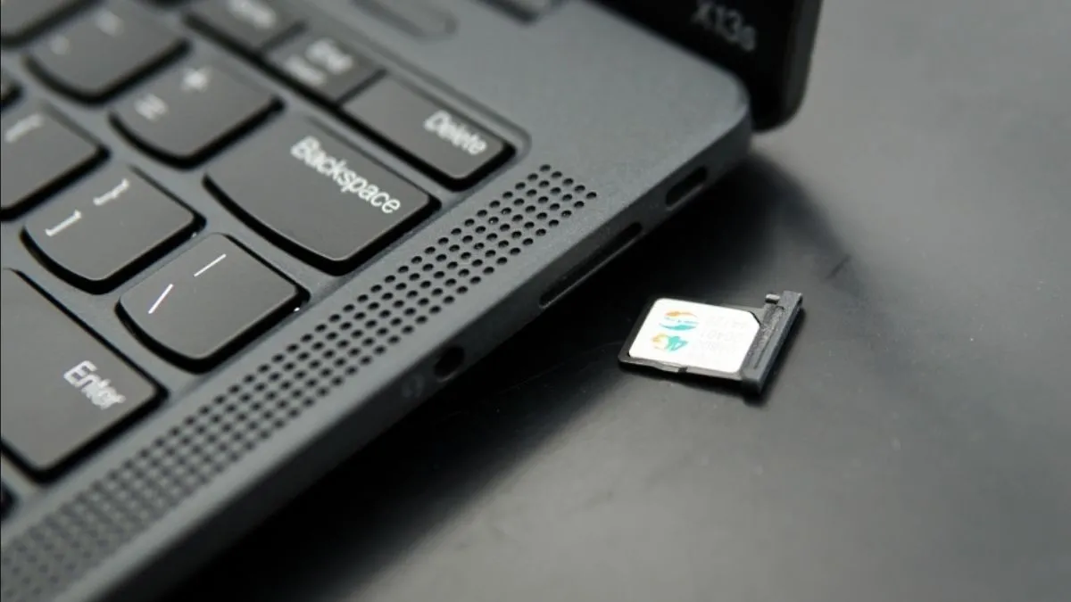 Vị trí khe cắm SIM Data 4G tích hợp trên một số dòng laptop cao cấp